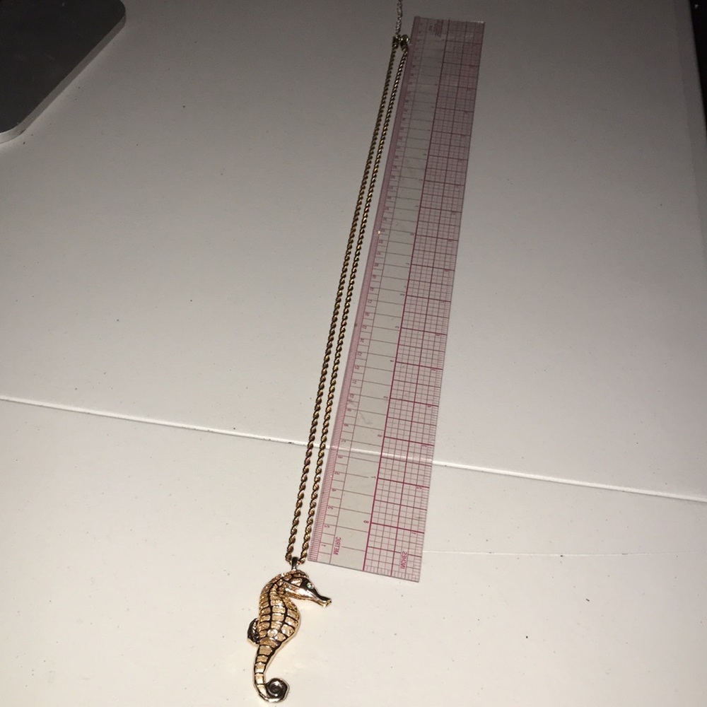 NWOT Beautiful sea horse necklace with white beads inside. - Picture 3 of 8